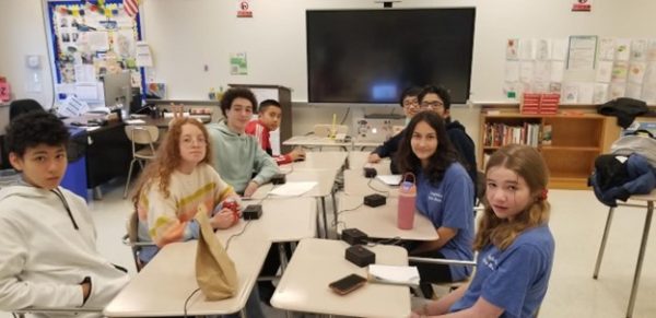 Longfellow A plays Longfellow C in a thrilling match at RIchard Montgomery Winter Novice Tournament
(Courtesy of Mona Sehgal)