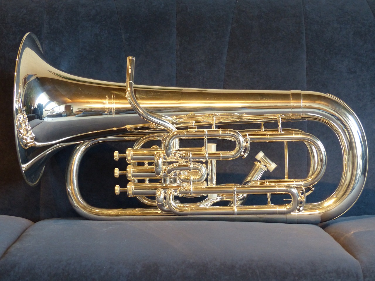 Bass Big Horn Sousaphone Instrument All-Brass Brass Band Drum Horn Team  Bass Big Horn Brass Instrument